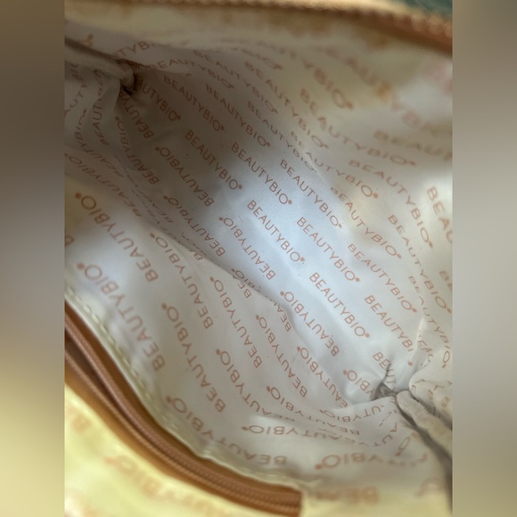 BeautyBio clutch - Picture 3 of 4